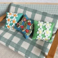 ハンドメイド☆ミニチュア　レトロフラワークッション　3個セット