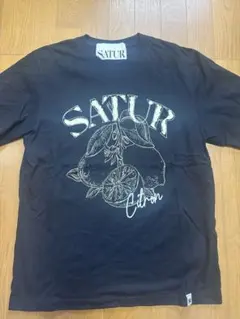 SATUR フルーツグラフィックTシャツ