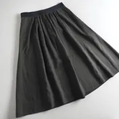 マーガレットハウエル　リネン100%　フレアスカート　カーキ　美品のサムネイル