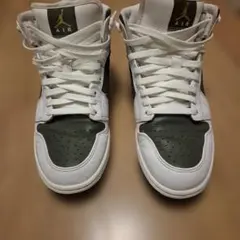 Air Jordan ハイカットスニーカー ホワイト/オリーブ