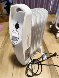 アイリスオーヤマ　ミニオイルヒーター　暖房器具　3.3畳のサムネイル