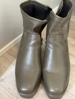 オリーブグリーン ジッパーブーツ 高ヒール