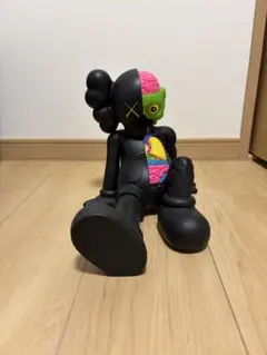 KAWS COMPANION (RESTING PLACE) 2013のサムネイル