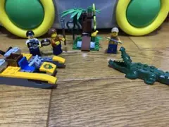 LEGO 探検セット ミニフィギュア3体付き