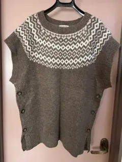 サマンサモスモス　新品　幾何学柄　ジャガードニットベスト　モカ　フリー