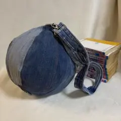 Item thumbnail for item 36cb6dc1-cdd1-43d8-8cd8-c0091bfd9914