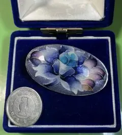 銀*郎様 多色花柄ブローチ 楕円形・七宝焼？