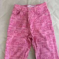 Bershka ピンク デニムパンツ
