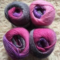 【新品未使用】ウール100%　毛糸4玉　編み物　グラデーション