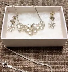 美品✴️セット✴️ ハワイアンジュエリー　プルメリア　シルバーネックレス　ピアス