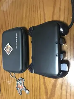 3DS LL ブラック ケースと拡張スライドパッド、ソフト付き