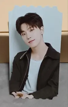 SEVENTEEN CAFE 2024 ディノ