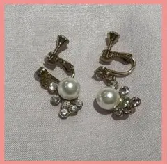 【美品】パール×小粒ラインストーンイヤリング　結婚式　パーティー　同窓会