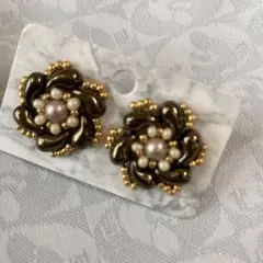 花形スタッドピアス パール付き