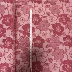 はぎれ花柄赤ピンク系生地 約108cm x 50cm