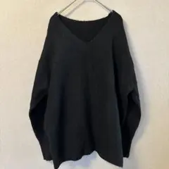 Vネック長袖ニット　黒　もちもち素材　ドロップショルダー