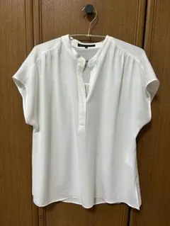 23区 半袖ブラウス ホワイト 白 サイズ38 スキッパーネックのサムネイル