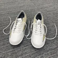 R*S様 ミズノ　サッカー　トレーニングシューズ　ホワイト/イエロー 花柄デザイ