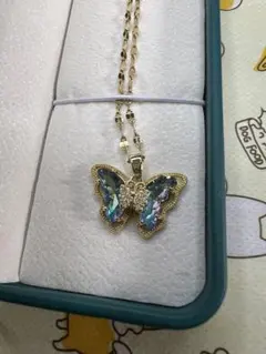 蝶 ネックレス