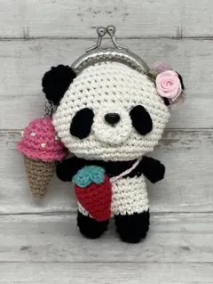 ハンドメイド☆パンダいちごがま口編みぐるみキーホルダー☆アイスチャーム付き