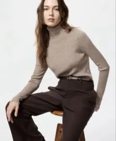 【UNIQLO】 メリノリブタートルネックセーター ベージュ M