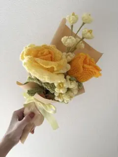 やさしさを束ねたバラのブーケ ～手編みの枯れない花束～のサムネイル