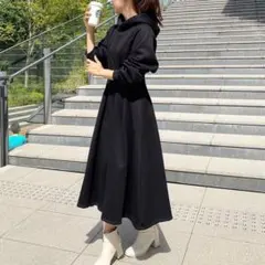 メゾンドライラ　ウエストタックパーカーロングワンピース　フレア美シルエット　人気