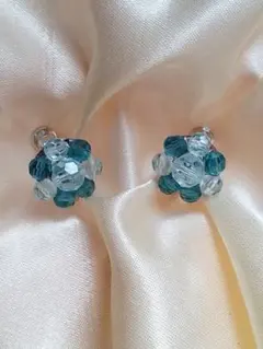 フラワーデザイン イヤリング (クリスタルビーズ )です!!＼(^-^)／