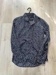 COMME CA ISM ネイビー花柄長袖シャツ