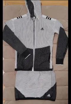 adidas golfニットパーカー　スカートセット