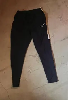 Nike スリムフィットジャージ ネイビーサイズM