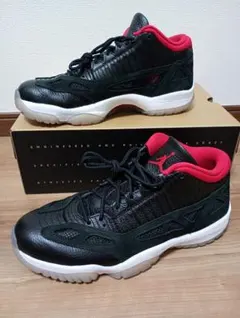 NIKE Air Jordan 11 Low IE "Bred" 28.0のサムネイル