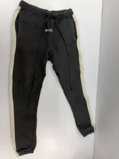 ESSENTIALS ジョガーパンツ ブラック/アイボリー