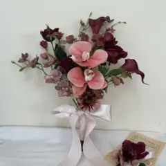 胡蝶蘭♡ボルドー× くすみピンク♡クラッチブーケ＆ブートニア