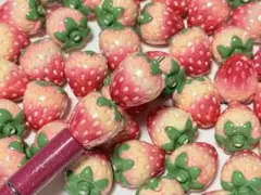 カスタムボールペン対応可能〇 アクリルビーズ　いちご