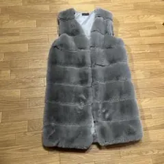 グレー ノースリーブ ロングベスト