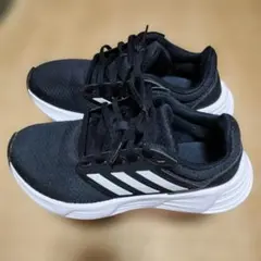adidas　ランニングシューズ ブラック ホワイト　23cmのサムネイル