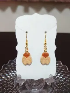 ハンドメイド　セミ　せみ　ピアス　昆虫　ゆるキャラ　レジン