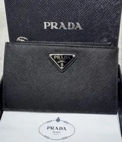 PRADA サフィアーノトライアングル　フラグメントケース