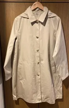 ユニクロ　ベージュ フード付き レインロングコート　新品、未使用