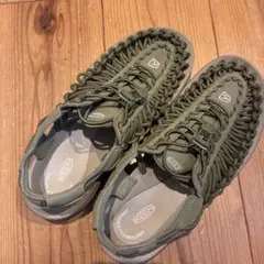KEEN UNEEK スポーツサンダル　25のサムネイル