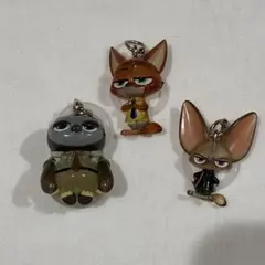 ズートピア　めじるしアクセサリー　ガチャガチャ　ニック　フィニック　フラッシュ