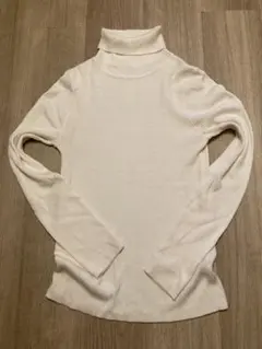 GU タートルネックセーター