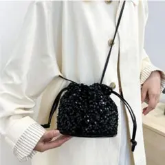 スパンコール　ショルダーバッグ　巾着　キラキラ　ブラック　二次会　お出かけ　黒