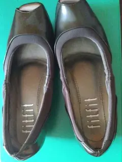 fitflop ダークブラウン オープントゥ フラットシューズ ２４センチ