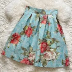 【新品】プールスタジオアリヴィエ　銀座マギー　花柄　ふんわり　ひざ丈のサムネイル