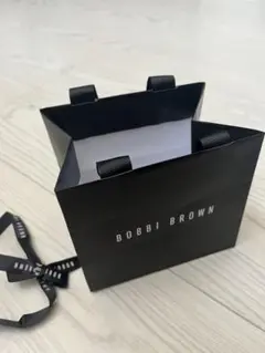BOBBI BROWN ショップ袋 黒　　小のサムネイル