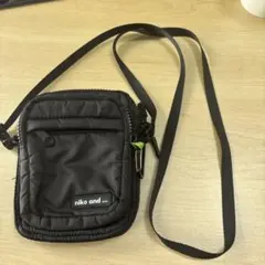 niko and ... ブラックショルダーバッグ