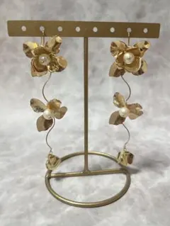 ブライダル　イヤリング　ピアス　大ぶり　ゴールド