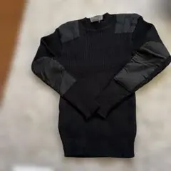 黒 リブ編み ニットセーター 肘パッチ付き